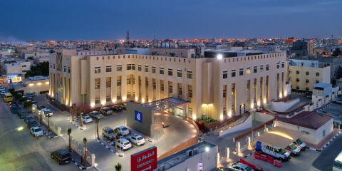 نجاح عملية تحويل عضلات حول الكتف لمريض بمستشفى المواساة في مدينة القطيف